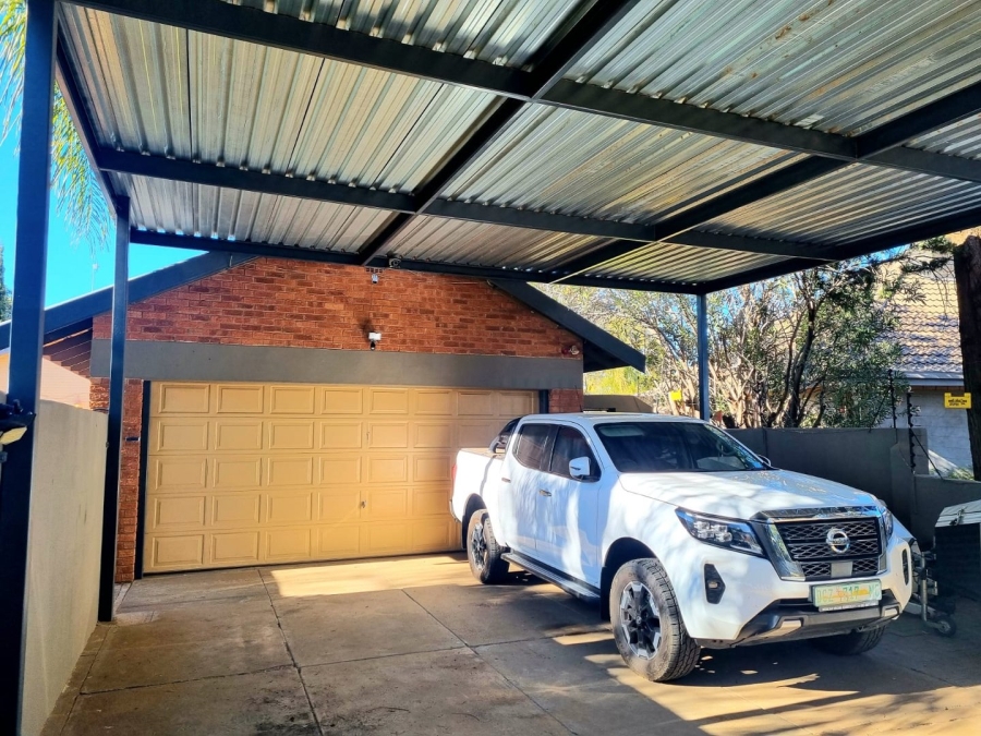 4 Bedroom Property for Sale in Monument Heights Northern Cape